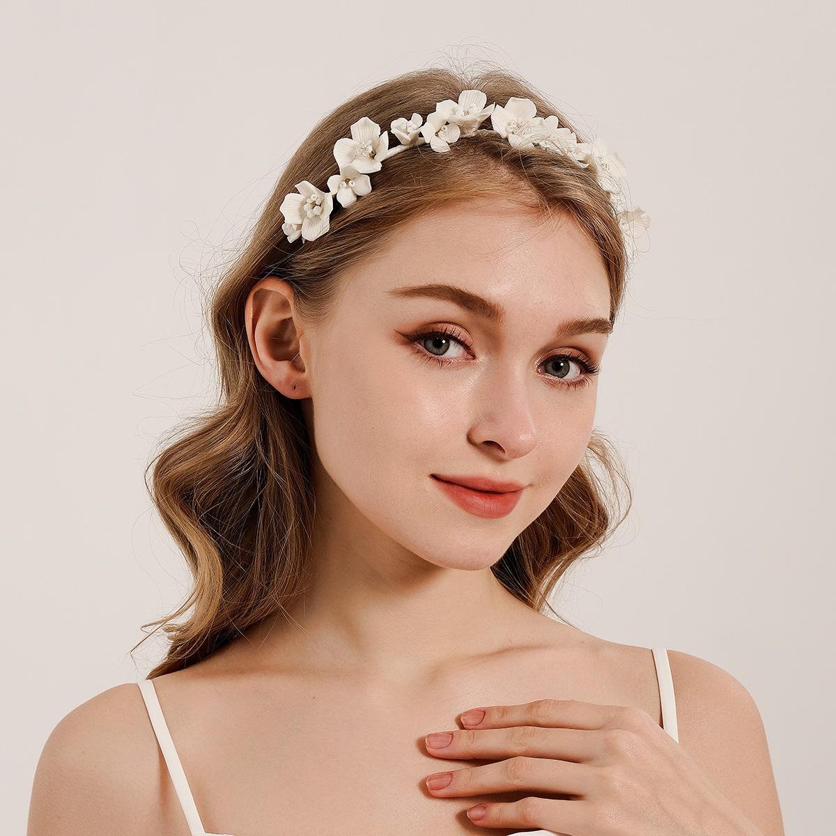 Wedding Supply List - Opaska do włosów Efily Bride z